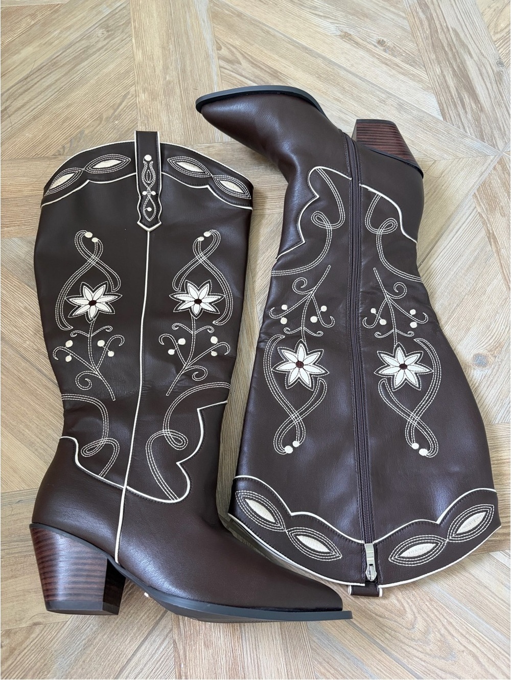 Billini Aviva Wide Calf Boots Brown Ivory Size 10 W Embroidered Western Romantic